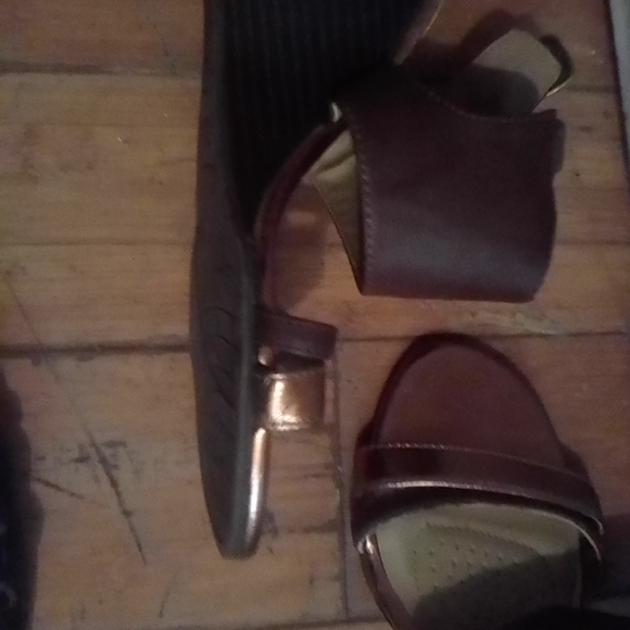 Young girl heels - Picture 7 of 8